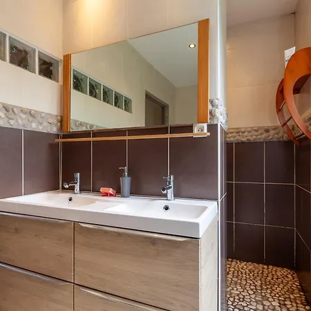 Sam Suffy - 10 Personnes Vila *